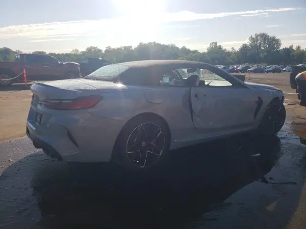 WBSDZ0C08PCL36497 — 2023 BMW M8, фото 3 с аукциона Copart 13.10.2026, Боковая часть