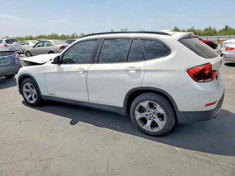 2015 BMW X1 VIN WBAVM1C5XFV315243 фото 2