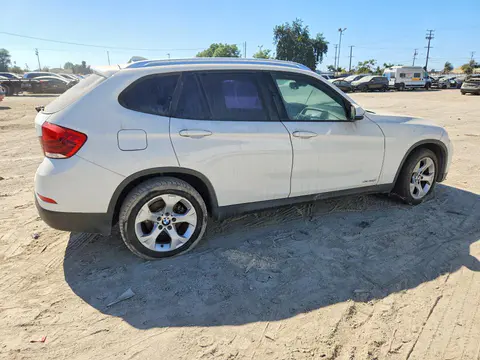 2015 BMW X1 VIN WBAVM1C5XFVW57386 фото 3