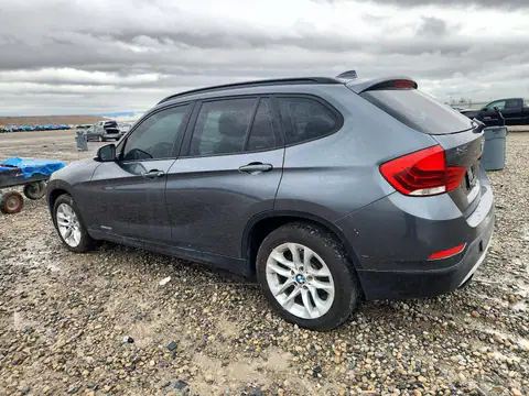 WBAVL1C52FVY27646 — 2015 BMW X1, photo 2 from Copart 16.10.2026, Minor dents and scratches