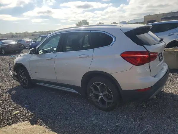 WBXHT3C31GP880633 — 2016 BMW X1, фото 2 с аукциона Copart, Передняя часть