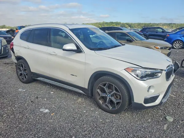 WBXHT3C31GP880633 — 2016 BMW X1, фото 4 с аукциона Copart, Передняя часть
