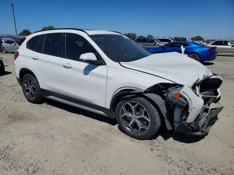 WBXHU7C3XH5H37779 — 2017 BMW X1, zdjęcie 4 z Copart 27.10.2026, Przód