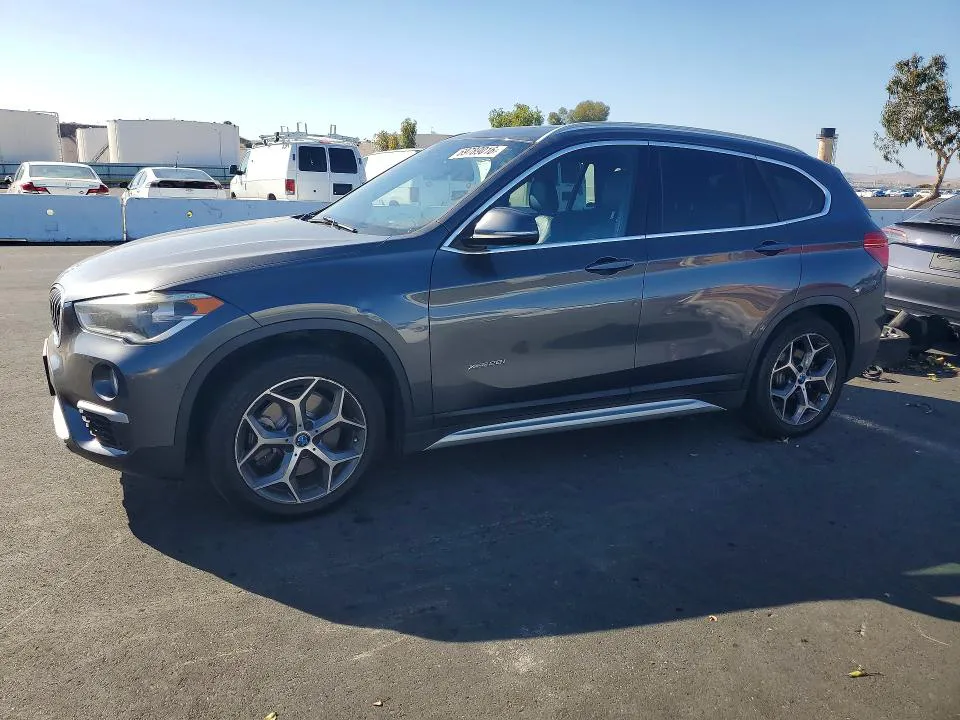 2017 BMW X1 VIN WBXHT3Z33H4A56372 фото 1