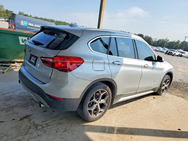 WBXHT3C36J5F91074 — 2018 BMW X1, фото 3 с аукциона Copart 13.10.2026, Механические повреждения