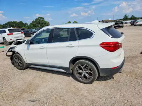 WBXHT3C51K3H35645 — 2019 BMW X1, zdjęcie 2 z Copart, Przód