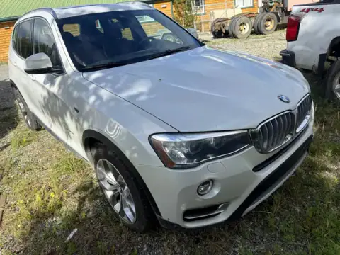 5UXWX9C52H0T07651 — 2017 BMW X3, photo 4 from Copart 22.09.2026, Front end