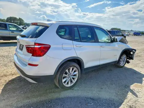 5UXWX9C53H0T15063 — 2017 BMW X3, zdjęcie 3 z Copart, Przód
