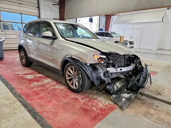 5UXWX9C3XH0T25202 — 2017 BMW X3, photo 4 from Copart, Front end