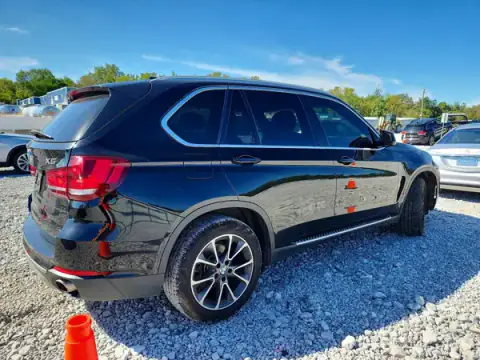 5UXKR0C36H0V77792 — 2017 BMW X5, photo 3 from Copart 13.10.2026, Mechanical damage