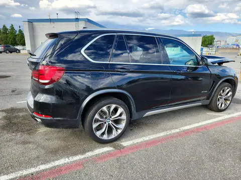 5UXKR2C50H0U20319 — 2017 BMW X5, foto 3 de Copart 29.10.2026, Parte delantera