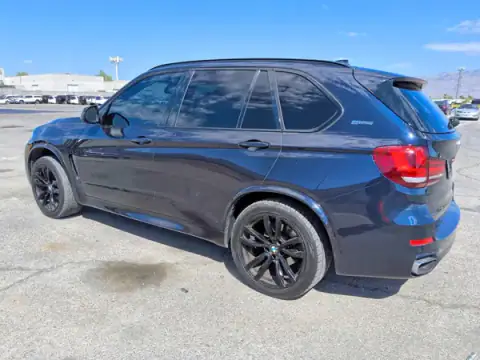 5UXKT0C57J0V98627 — 2018 BMW X5, zdjęcie 2 z Copart 22.09.2026, Drobne wgniecenia i rysy