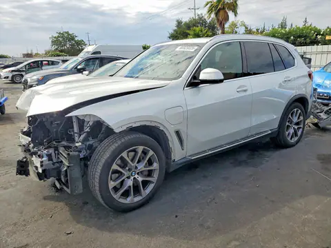 5UXTA6C02M9F27422 BMW X5 2021 — Front end damage, before-repair photo