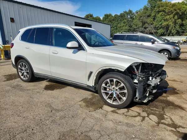 5UXCR4C03M9H71495 — 2021 BMW X5, photo 4 from Copart, Front end