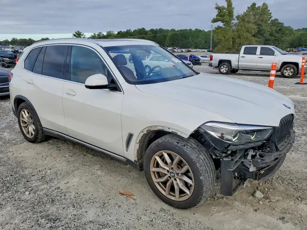 5UXTA6C06M9E45161 — 2021 BMW X5, фото 4 с аукциона Copart, Боковая часть