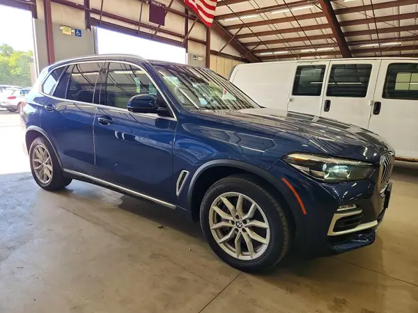 5UXTA6C08M9F27585 — 2021 BMW X5, фото 4 с аукциона Copart, Мелкие вмятины и царапины