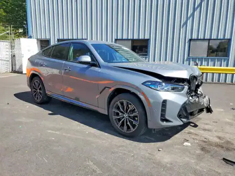 5UX33EX01V9509703 — 2027 BMW X6, zdjęcie 4 z Copart 21.09.2026, Przód