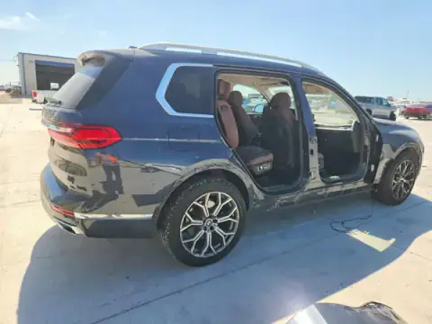 5UXCW2C07L9A03854 — 2020 BMW X7, photo 3 from Copart, Side