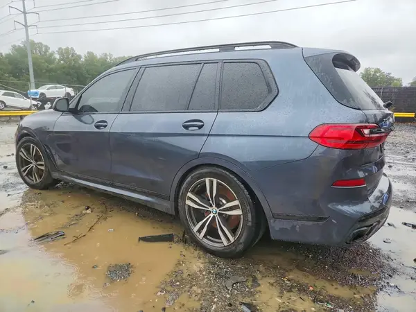 5UXCX6C06M9E01076 — 2021 BMW X7, photo 2 from Copart, Minor dents and scratches