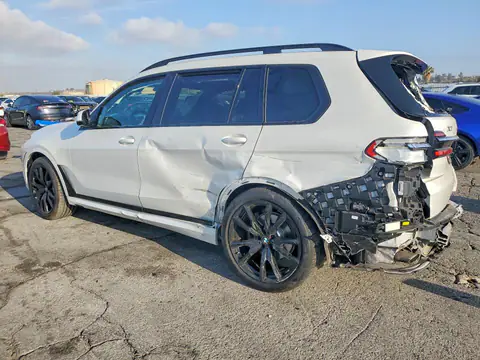 2023 BMW X7 VIN 5UX23EM03P9P31050 фото 2
