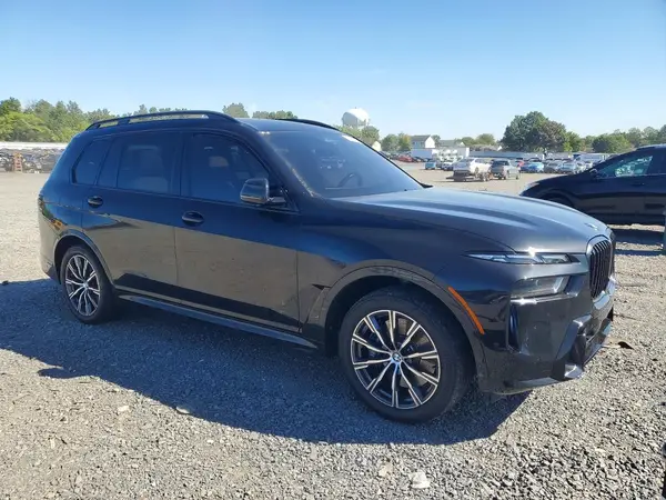 5UX23EM06R9T46777 — 2024 BMW X7, фото 4 с аукциона Copart, Повреждения снизу