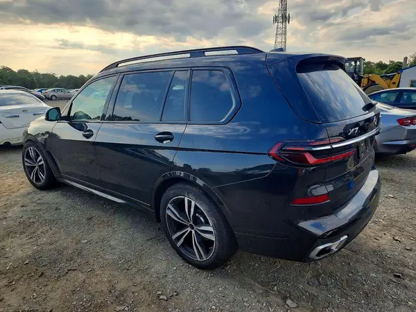 5UX23EM0XR9S73302 — 2024 BMW X7, фото 2 с аукциона Copart, Повреждения снизу
