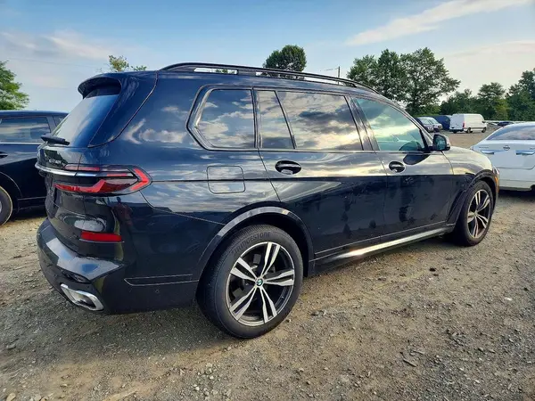 5UX23EM0XR9S73302 — 2024 BMW X7, фото 3 с аукциона Copart, Повреждения снизу
