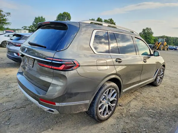 5UX23EM02R9U79715 — 2024 BMW X7, фото 3 с аукциона Copart, Передняя часть