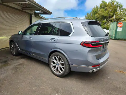 5UX23EM08S9X26256 — 2025 BMW X7, foto 2 de Copart 28.09.2026, Lateral