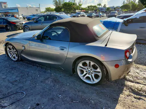 2005 BMW Z4 VIN 4USBT53545LT28140 фото 2