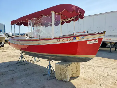 WDSX01671586 — 1986 Boat UK, Undercarriage damage (Undercarriage), before-repair photos