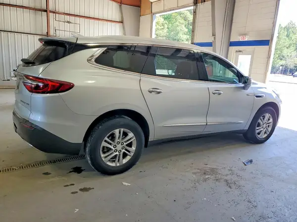 5GAERBKW2JJ164159 — 2018 Buick Enclave, photo 3 from Copart 16.10.2026, Minor dents and scratches