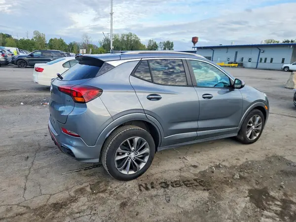 KL4MMDS26LB117435 — 2020 Buick Encore GX, фото 3 с аукциона Copart 28.09.2026, Передняя часть