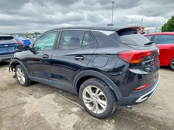 KL4MMCSL3NB108780 — 2022 Buick Encore GX, zdjęcie 2 z Copart, Przód