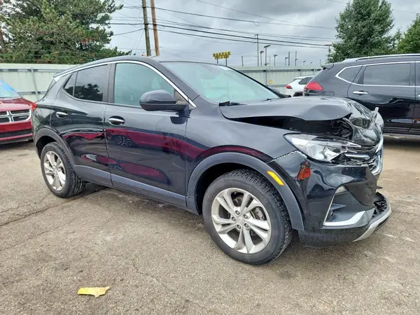 KL4MMCSL3NB108780 — 2022 Buick Encore GX, zdjęcie 4 z Copart, Przód