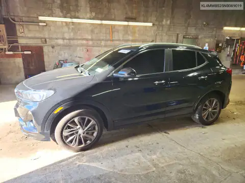 KL4MMBS25NB089019 — 2022 Buick Encore GX, გვერდითი ნაწილი, ფოტოები შეკეთებამდე