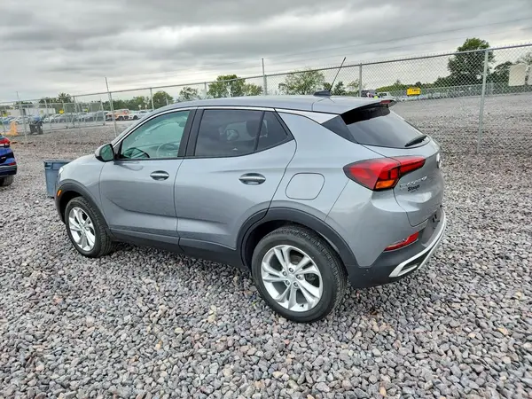 KL4MMCSL1PB067066 — 2023 Buick Encore GX, foto 2 de Copart, Lateral
