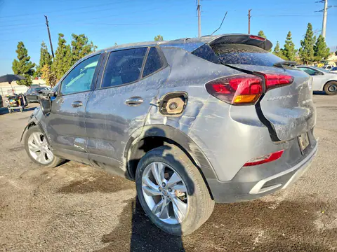KL4AMBSP7SB046103 — 2025 Buick Encore GX, foto 2 de Copart 27.10.2026, Daños en todo el vehículo
