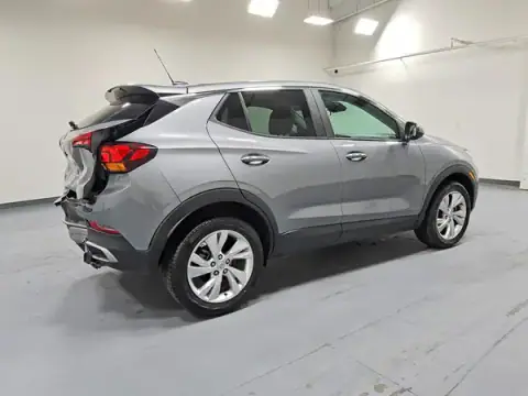 KL4AMCSL3TB241023 — 2026 Buick Encore GX, ფოტო 3, Copart 23.09.2026, დაზიანება ყველა მხრიდან