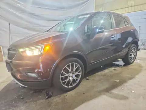 KL4CJ1SB1JB597979 — 2018 Buick Encore, Parte trasera (Rear End), fotos antes de reparar