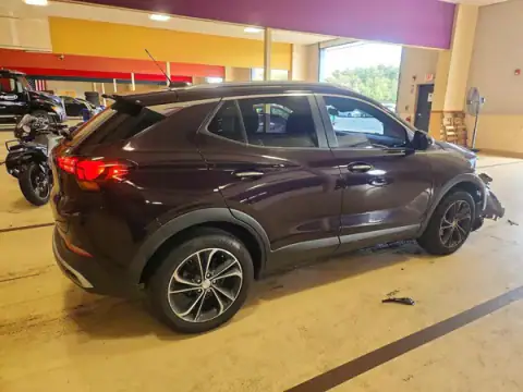 KL4MMESL9MB150252 — 2021 Buick Encore, ფოტო 3, Copart 24.09.2026, წინა ნაწილი