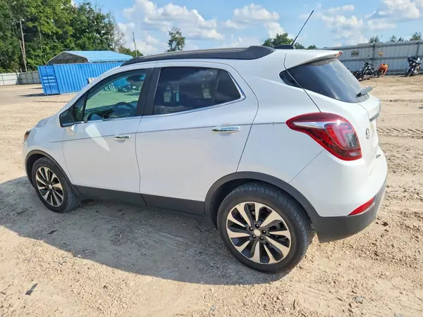 KL4CJASB8MB315955 — 2021 Buick Encore, фото 2 с аукциона Copart 02.10.2026, Передняя часть