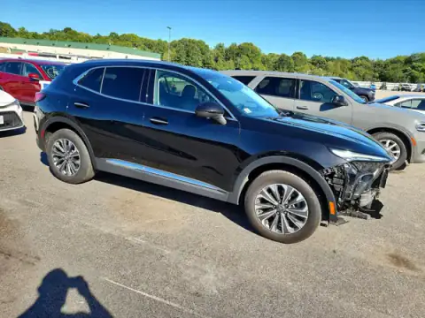 LRBFZME4XRD073920 — 2024 Buick Envision, foto 4 de Copart 21.09.2026, Parte delantera