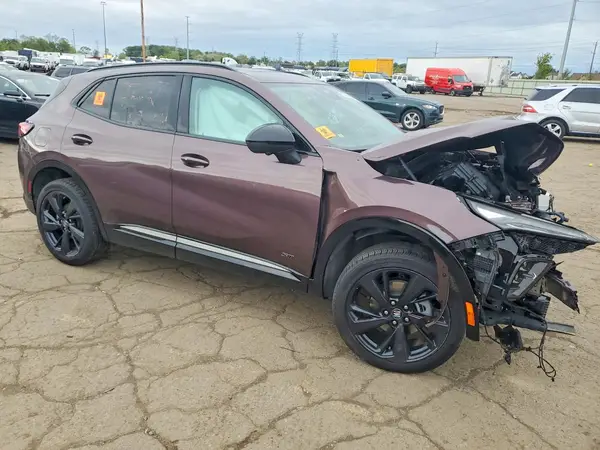 LRBFZLE44SD022946 — 2025 Buick Envision, zdjęcie 4 z Copart, Przód