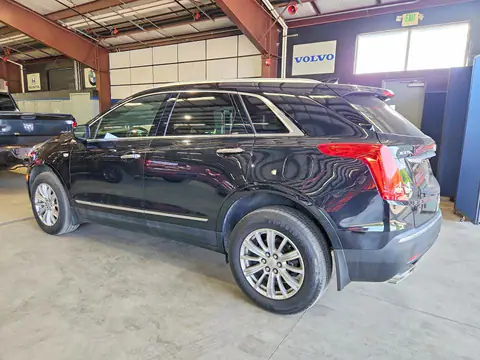 1GYKNARS2JZ172901 — 2018 Cadillac XT5, photo 2 from Copart 16.10.2026, Minor dents and scratches