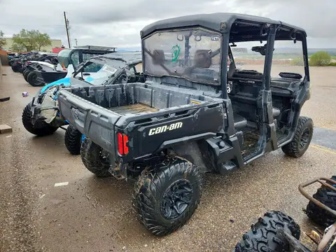3JBUBAN47MK000463 — 2021 Can-Am Defender, zdjęcie 4 z Copart 15.10.2026, Przód