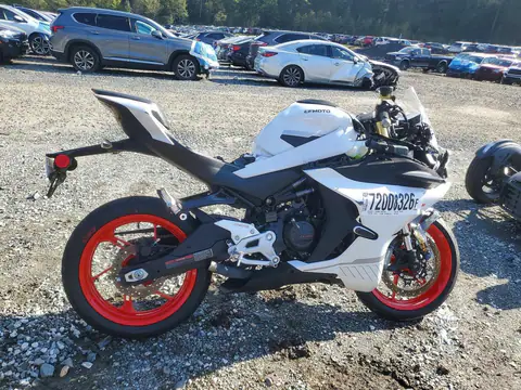 LCEPESLA1S6001397 — 2025 CFMoto, Przód, zdjęć przed naprawą