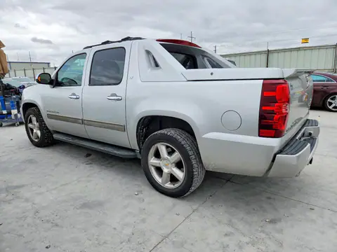 2011 CHEVROLET AVALANCHE VIN 3GNMCFE02BG262418 фото 2