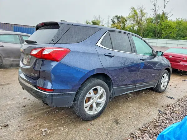3GNAXTEX2JS525943 — 2018 Chevrolet Equinox, foto 3 de Copart 05.10.2026, Parte delantera