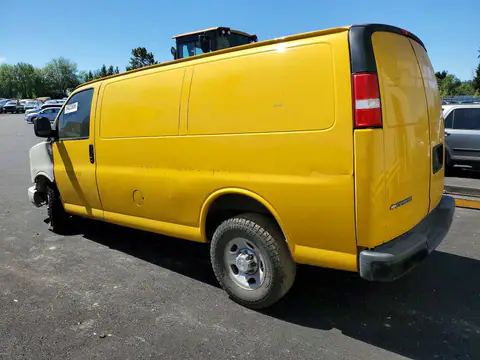 1GCWGAFP8M1243376 — 2021 Chevrolet Express 2500, фото 2 с аукциона Copart 26.10.2026, Пожар